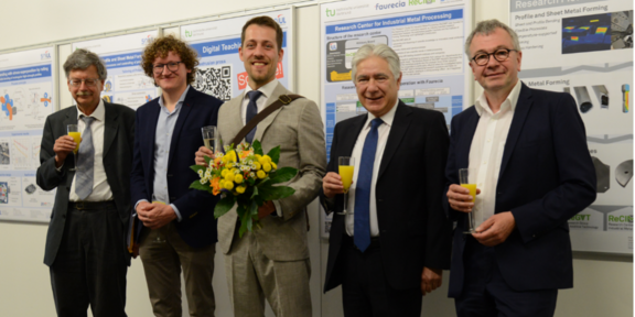 Prof. Künne, Prof. Schulze-Darup, Herr Kamaliev, Prof. Tekkaya und Prof. Homberg (v.l.n.r.)